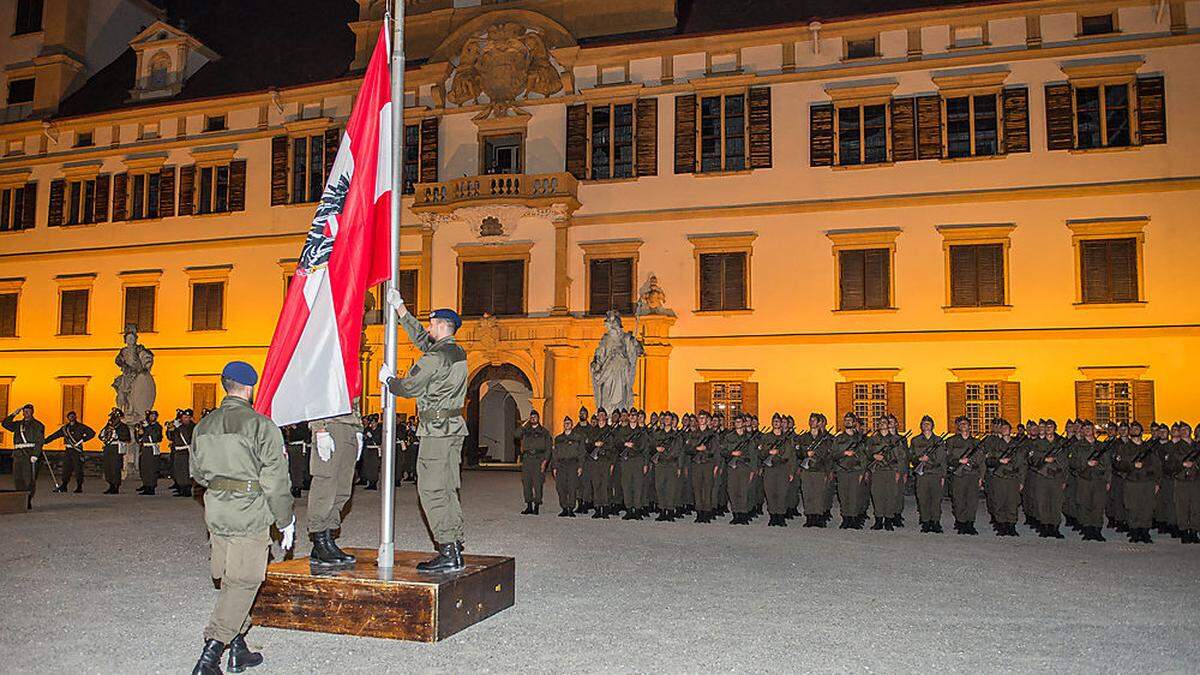 War stets ein Fixpunkt: Die Angelobung vor dem Schloss Eggenberg