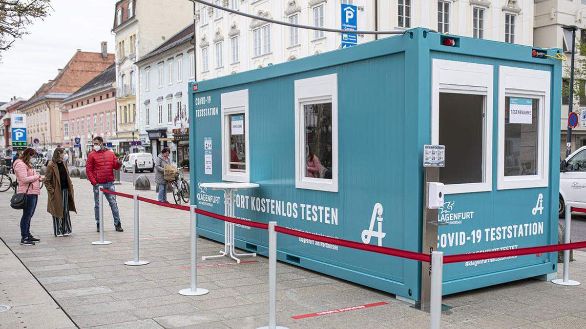 Die Testzeiten in der Teststraße „Vor dem Rathaus“ sind von Montag bis Freitag zwischen 8 und 17 Uhr bzw. samstags von 8 bis 13 Uhr.