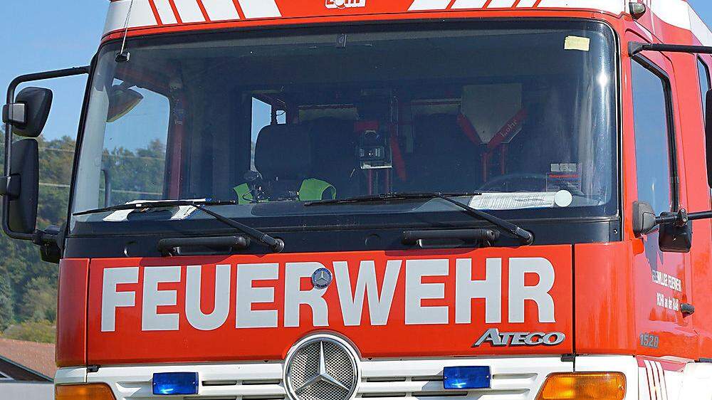 Die Feuerwehr Bad Gleichenberg barg das Unfallfahrzeug