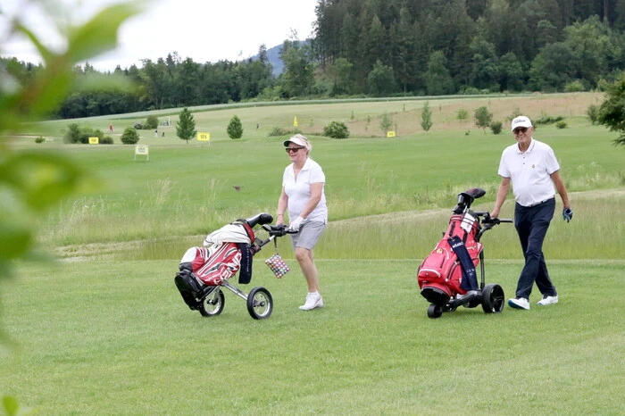 Sowohl in der Driving Range als auch am Green herrscht den ganzen Tag über geschäftiges Treiben. 