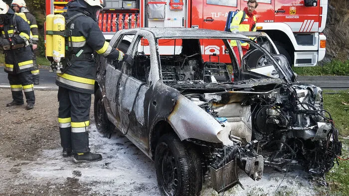 Verkehrsunfall, Flugzeugabsturz und der Brand einer Almhütte: Drei Szenarien wurden bei einer Großübung der Feuerwehren des Abschnittes Millstatt-Radenthein in Kooperation mit weiteren Einsatzorganisationen vereint.