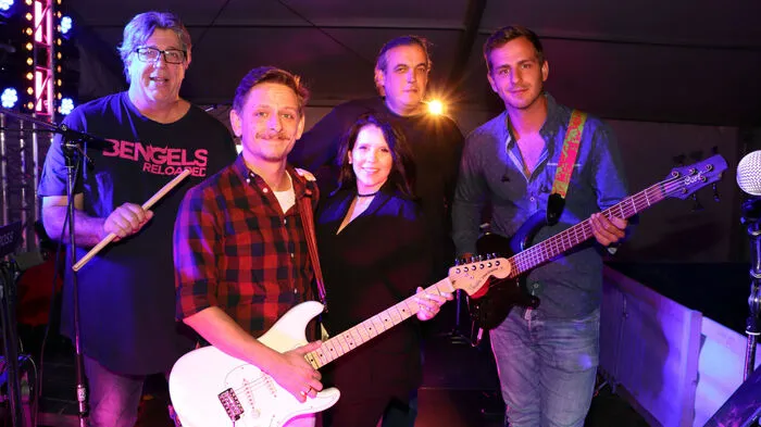 Live Musik und Super Stimmung gab es von der Band „Bengels Reloaded“ am Foto von Links: Freddy Zitter, Georg Gratzer, Lisa-Marie Zitter, Michael Drabosenig und Gerry Pischelsberger. Für die Tontechnik waren Matthias Weyrer und Christian Napetschnig und für das Licht war Mark Raunegger zuständig.