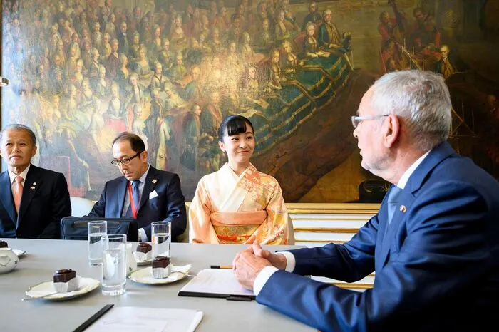 Grund für den Besuch der 24-Jährigen ist das 150-Jahr-Jubiläum, das Österreich und Japan feiern. Genau vor 150 Jahren begannen die politischen Beziehungen der beiden Länder.