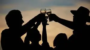 Wer ist nicht schon mal in einer Runde dem Gruppenzwang erlegen?