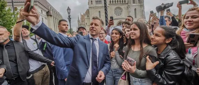 Magyar zeigte diese Woche Journalisten Orbans opulenten ehemaligen Regierungssitz. Und gab sich auch dort ganz volksnah
