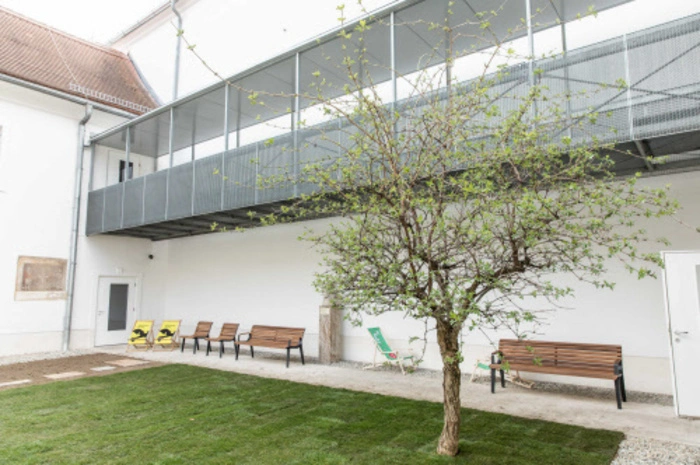 Auch der Garten im Innenhof ist nun zugänglich.