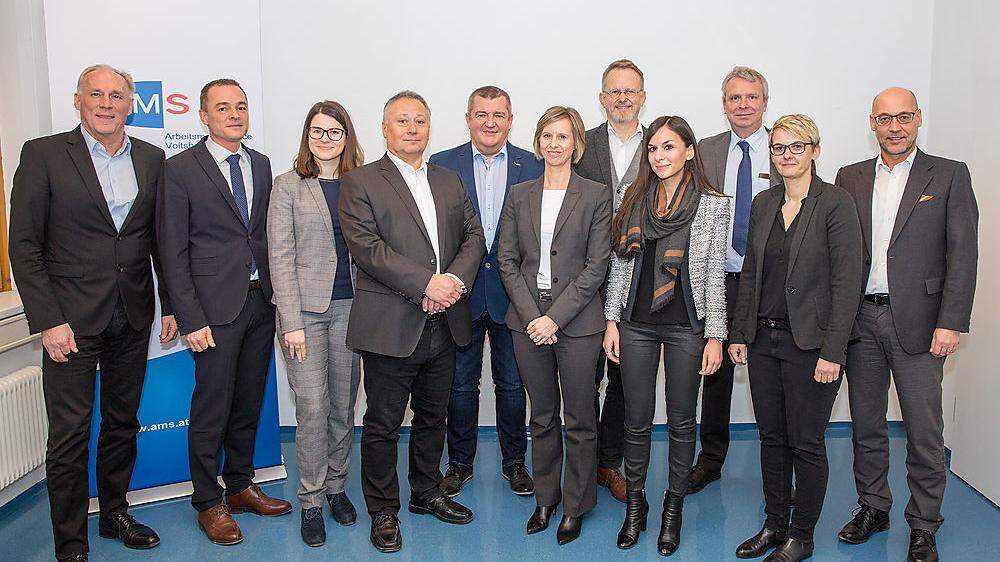 Vertreter von Industriellenvereinigung und AMS Voitsberg mit den regionalen Unternehmern 