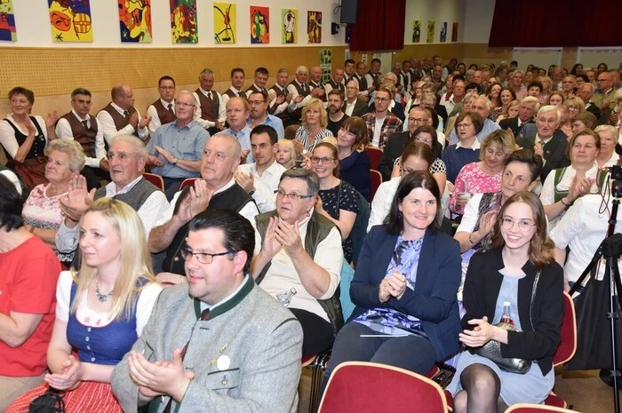 Zahlreiche Besucher fanden sich in der Mittelschule ein.