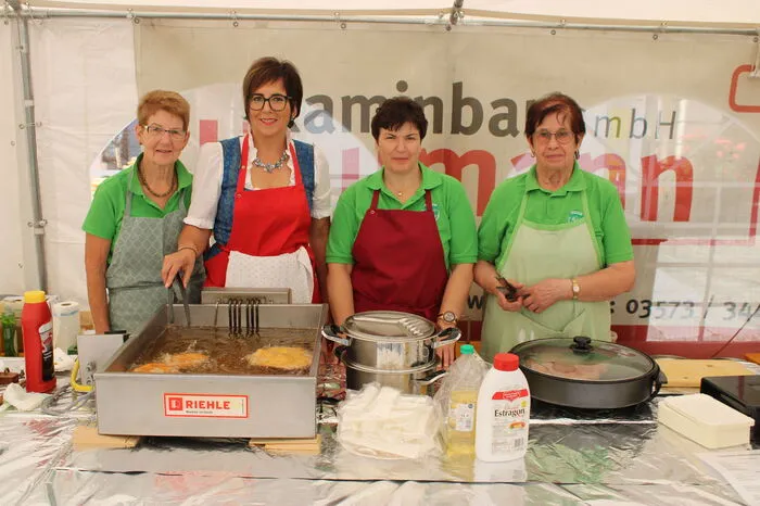 Es gab Musik - und natürlich zu essen und zu trinken.
