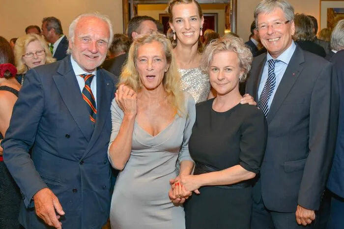 Regisseur Lutz Hochstraate, ORF-Fernsehdirektorin Kathrin Zechner, Andrea Samonigg-Mahrer, Präsidentin des Ensemble Porcia, Intendantin Angelica Ladurner und Landeshauptmann Peter Kaiser.