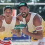 Huber (links) und Dressler freuen sich über den Sieg in Klagenfurt
