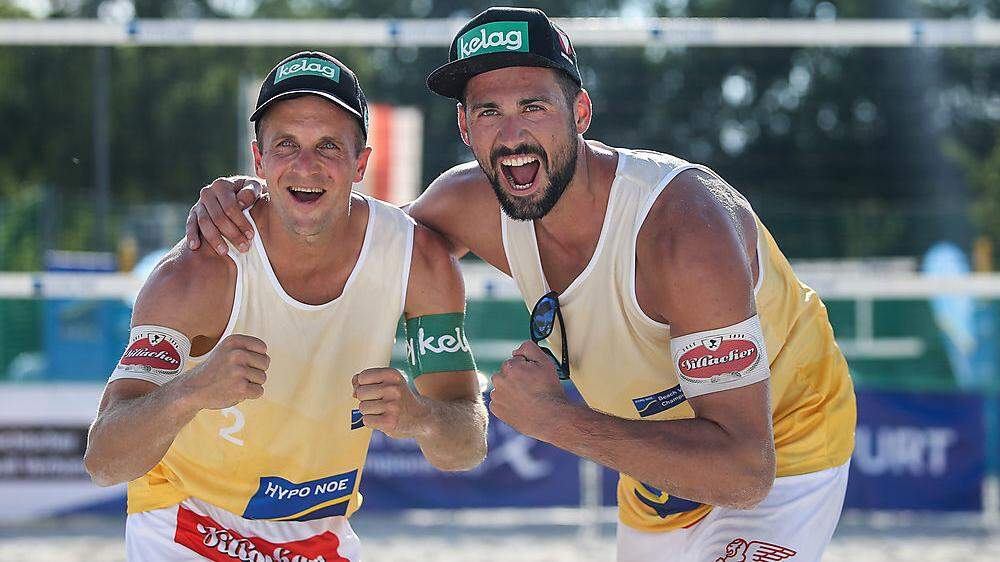 Huber (links) und Dressler freuen sich über den Sieg in Klagenfurt