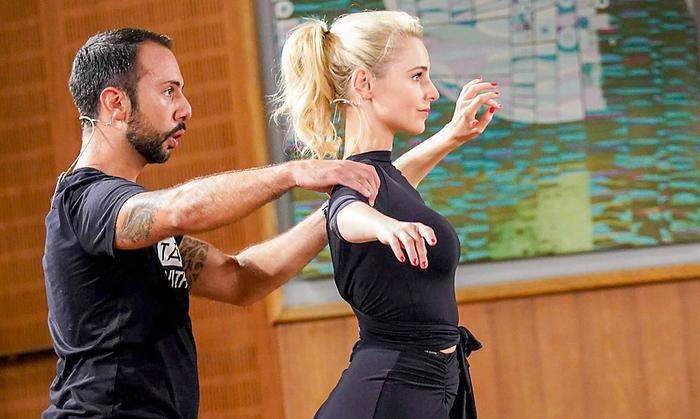 Mit Danilo Campisi trainiert sie für "Dancing Stars" (wieder ab 25.9. in ORF 1)