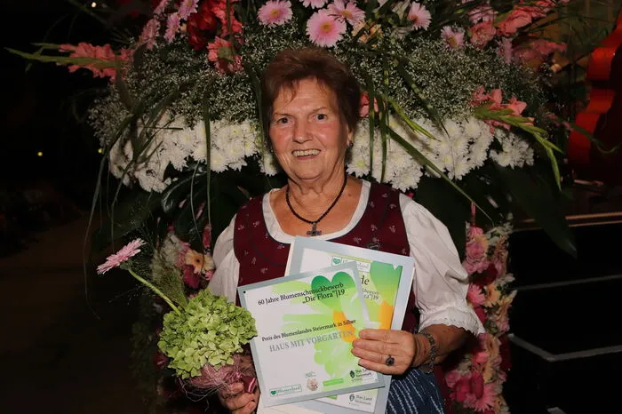 Aloisia Gogg aus Mooskirchen bekam Silber in der Kategorie "Häuser mit Vorgarten".