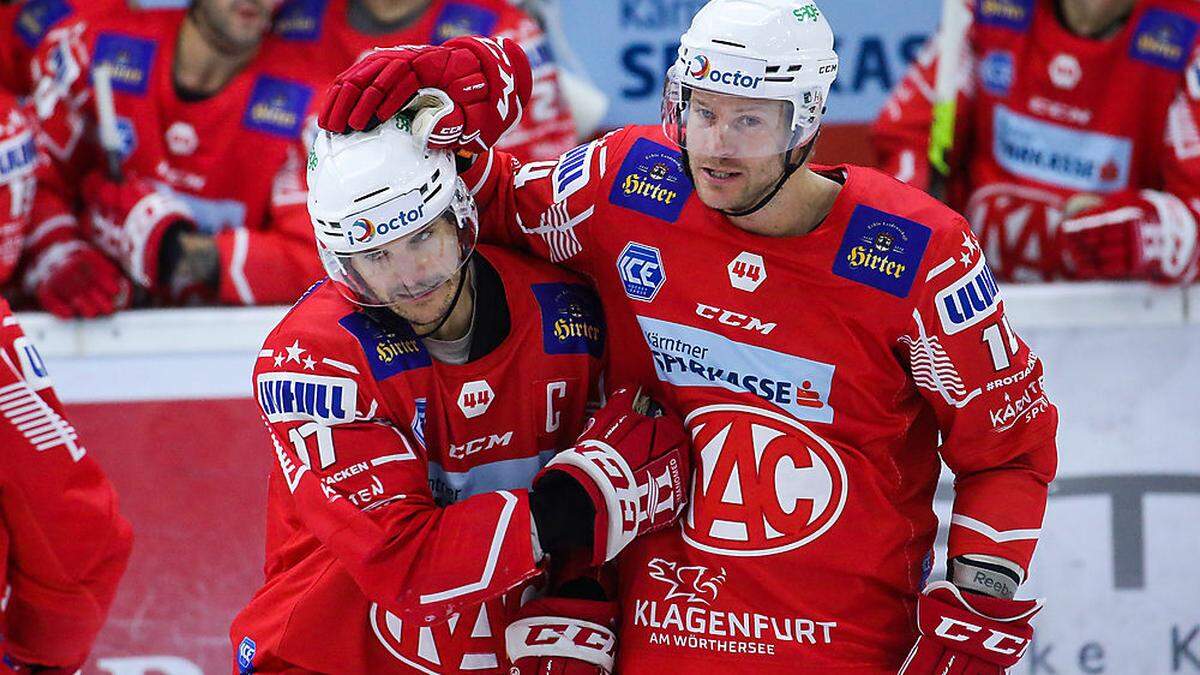 Paul Postma (rechts) und Manuel Ganahl spielen auch nächsten Saison gemeinsam beim KAC