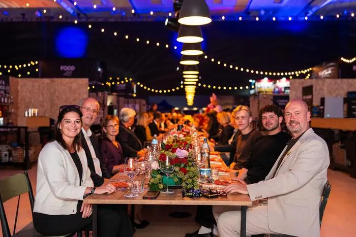 ... mit dabei war natürlich Hausherr Messe-Graz-Chef Martin Ulrich (rechts), am Tisch das Gegenüber von Irene Schmid (Region Graz) ...