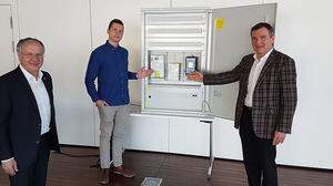 David Novak (Bildmitte) und Gottfried Putz (r.) stellten Smart Meter in Feldbach vor