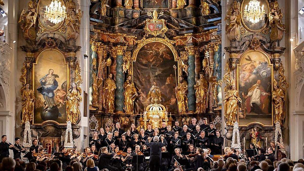 Jordi Savall dirigierte Charpentier und Bach in der  prächtigen Barockkirche von Stainz  