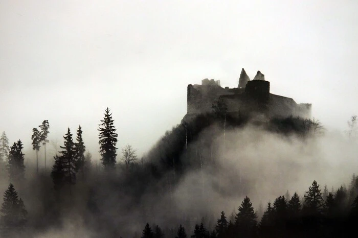Als Sonderthema standen zum Jubiläum mystische Burgen und Schlösser auf dem Programm. . .