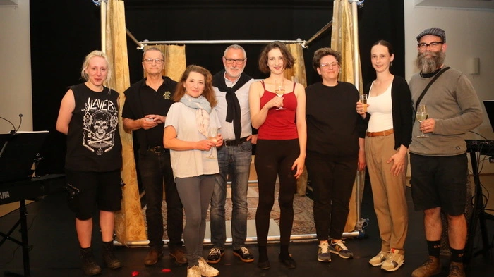 Wolfgang Seidl und Peter Faßhuber vom „Theaterland Steiermark“ mit dem Künstlerkollektiv „accomplices“.