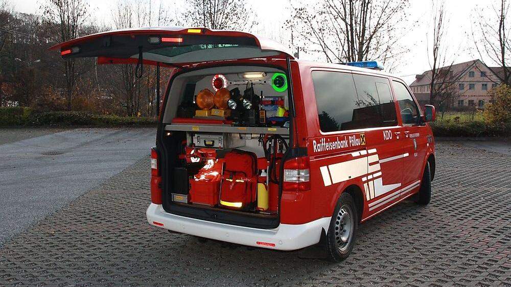 Der Feuerwehrausbau bleibt im Multivan der Feuerwehr Pöllau eingebaut
