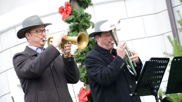 Anras Brass sorgte für die musikalische Umrahmung bei der Eröffnung des 20. Lienzer Adventmarktes