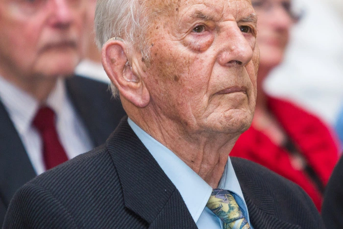 Gerhard Prinz (92) lauschte dem Konzert im Publikum und bedankte sich bei den Sängern.