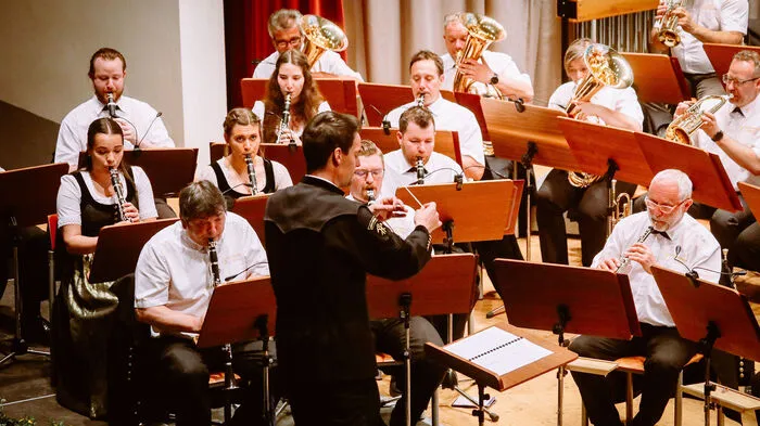 Anlässlich des 150 Jahr Jubiläums der Werkskapelle wurden von den Musikerinnen und Musikern unter der Leitung von Johannes Thaler besondere Musikstücke vorgetragen. Darunter ein Medley von König der Löwen oder der Raiders Marsch von John Williams aus der Indiana Jones-Reihe in der Originalfassung.