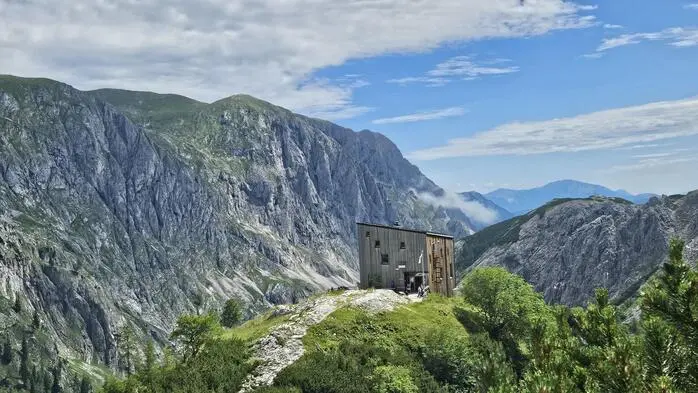 Die moderne Voisthaler Hütte im Hochschwab-Gebiet