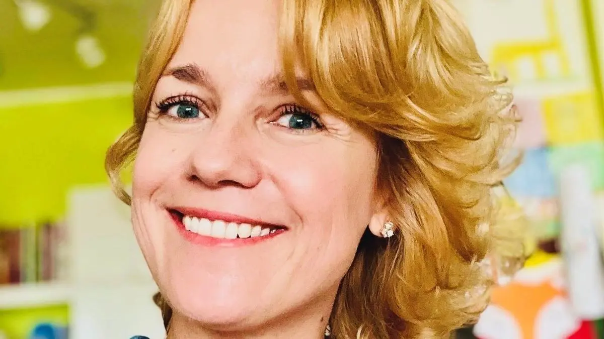 Sabine Neibersch im Hort, in dem sie Schulkindern ihren Beruf vorstellte