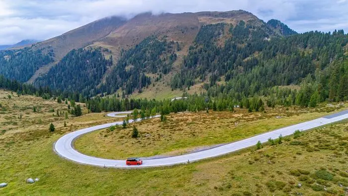 Wird als Teil des Alpe-Adria-Roadtrips empfohlen: die Nockalmstraße