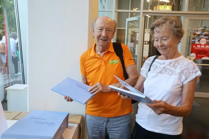 Das Buch gibt einen Einblick in das vielfältige Leben der Bevölkerung in allen Ortsteilen. Die dazugehörige Ausstellung zeigt Fotos aus der Gegenwart und wirft einen Blick in die Vergangenheit