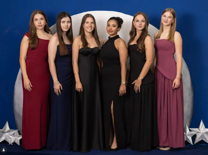 Das Ballkomitee für den Maturaball des Borg Birkfeld: Hanna Übeleis, Katharina Dissauer, Lea Ilzer-Wachmann, Sya Hoffmann, Marie Lembacher und Julia Jaklin