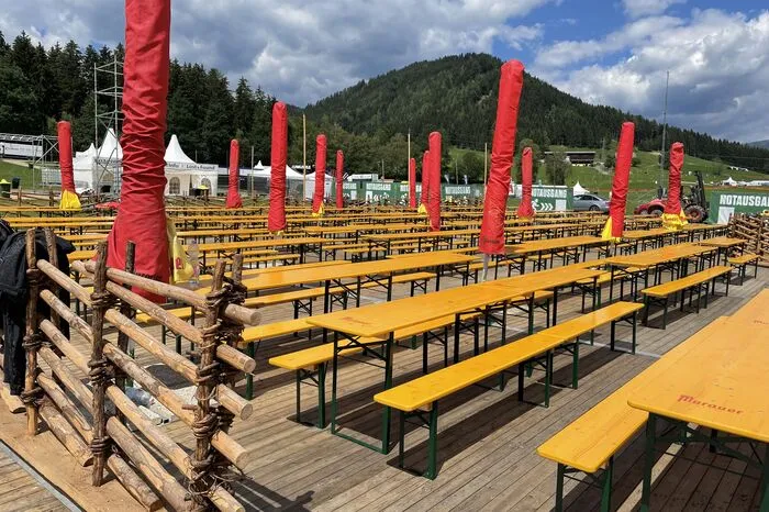 Der Biergarten wurde eigens errichtet.