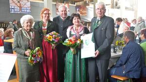 Drei Generationen: Elfriede und Elisabeth Hutter, Landeshauptmann Hermann Schützenhöfer, Gerlinde und Adolf Hutter