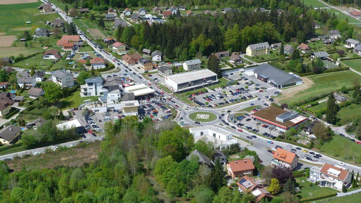 Rund um diese Tankstelle wurde in den letzten Jahren heftig gefeiert