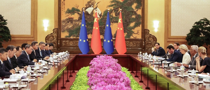 2025 fand der letzte EU-China-Gipfel statt. An der Lage hat sich kaum etwas geändert. Eine direkte Konfrontation mit Peking wagt aber keiner der EU-Chefs.