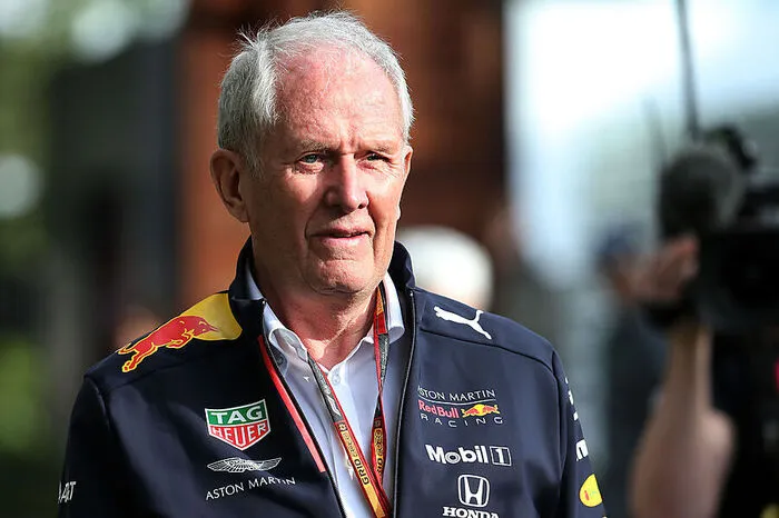 Stratege des Jahres. Sein Führungsstil liegt abseits der Komfortzone, und auch für den Sympathiepreis im Formel-1-Zirkus wird ihn niemand nominieren. Doch darauf liegt Helmut Marko keinen Wert. Lieber besiegt der Doktor als Mastermind von Red Bull Racing Mercedes und lenkt seine Entdeckung Max Verstappen zum WM-Titel.