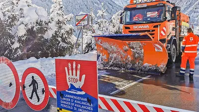 Schneemassen in Virgen in Osttirol am Donnerstag. Bis Sonntag können bis zu zwei Meter Neuschnee hinzukommen