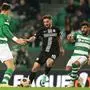 LISBON,PORTUGAL,14.DEC.23 - SOCCER - UEFA Europa League, group stage, Sporting CP vs SK Sturm Graz. Image shows Sebastian Coates (Sporting Lissabon), Otar Kiteishvili (Sturm) and Trincao (Sporting Lissabon).
Photo: GEPA pictures/ Chris Bauer