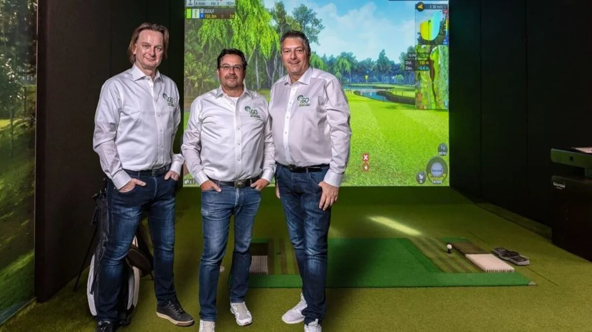 Uwe Hölzl, Fritz Parmetler und Bertram Mayer aus Bad Gleichenberg stehen der Indoor-Golfanlage vor