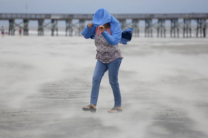 Weite Landstriche der Staaten North Carolina und South Carolina waren Samstagfrüh (Ortszeit) überschwemmt.