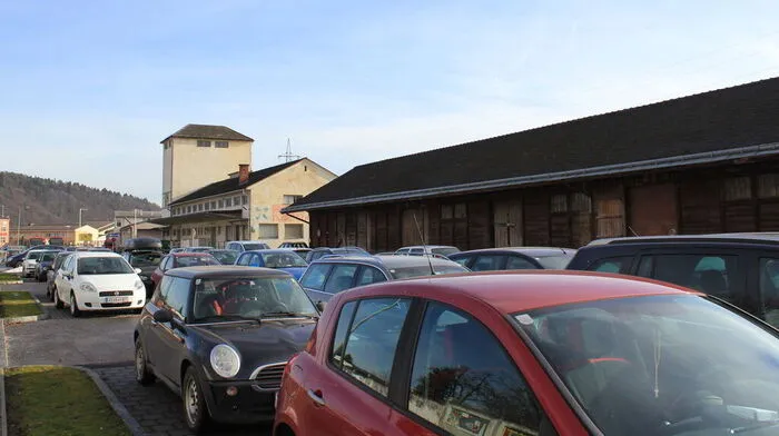 Das Magazingebäude der GKB und das Silo der landwirtschaftlichen Genossenschaft werden abgerissen