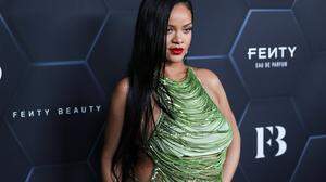 Mit viel Stil tragen Frauen ihre ungeborenen Kinder unter dem Herzen, Rihanna macht es vor