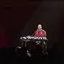 Danger Dan greift wieder zum Piano und sorgt prompt wieder für Aufregung