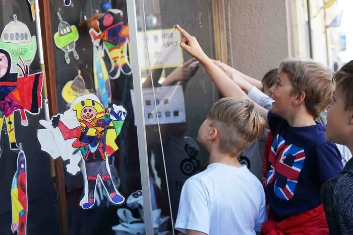 Bestaunen kann man die "Lese-Schaufenster" noch mehrere Wochen lang.