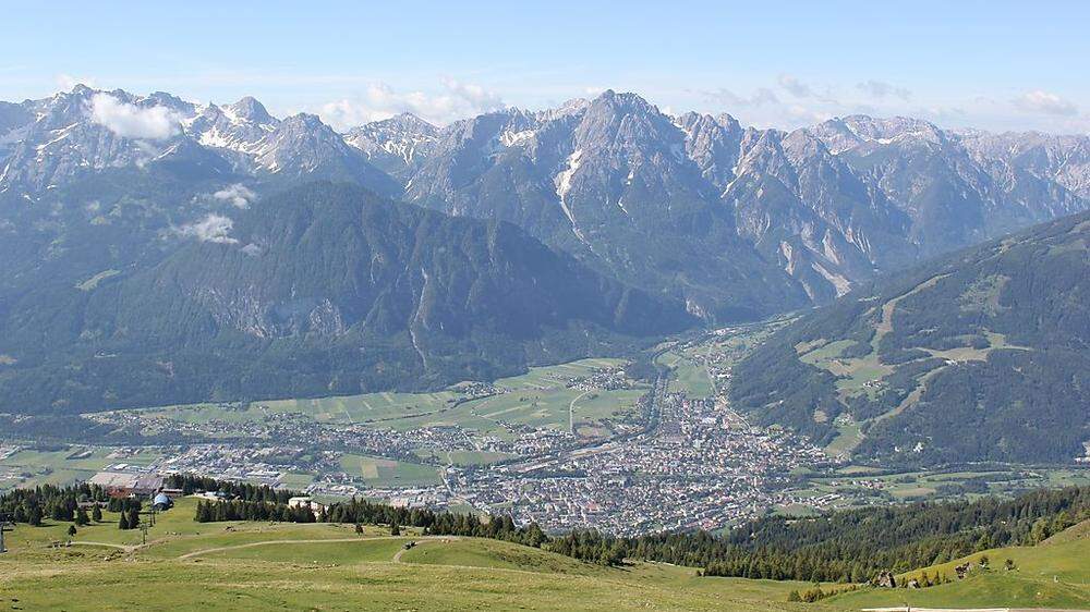 Die schöne Osttiroler Bergwelt und die Stadt Lienz werden im Zuge der Dokumentation präsentiert
