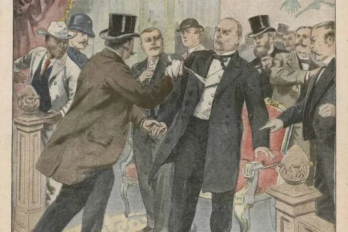 Präsident William McKinley wurde am 6. September 1901 im Temple of Music auf der Pan-American Exposition zweimal aus unmittelbarer Nähe angeschossen. Schütze war der polnischstämmige Anarchist Leon Czolgosz, der sich vom Attentat auf den italienischen König im Jahr zuvor inspiriert fühlte.