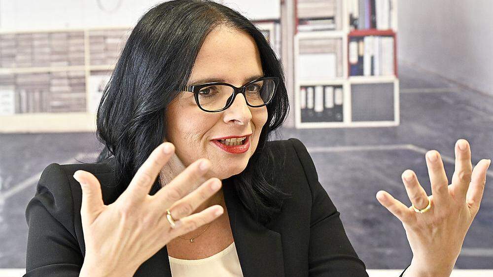 Seit knapp vier Wochen im Amt: Staatssekretärin Andrea Mayer (58) stellt weitere Vereinfachungen im Kulturbetrieb in Aussicht