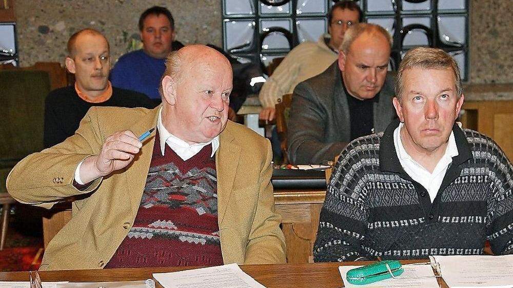 Karl Fluch (vorne links) holte für die KPÖ Trofaiach ein viertes Mandat und den Vizebürgermeister in Eisenerz